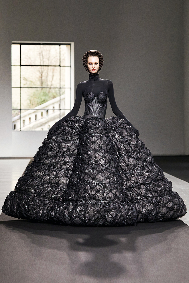 chenpeng_pfw_automne-hiver_2023_24_look1_photo_luca_tombolini_courtesy_chenpeng