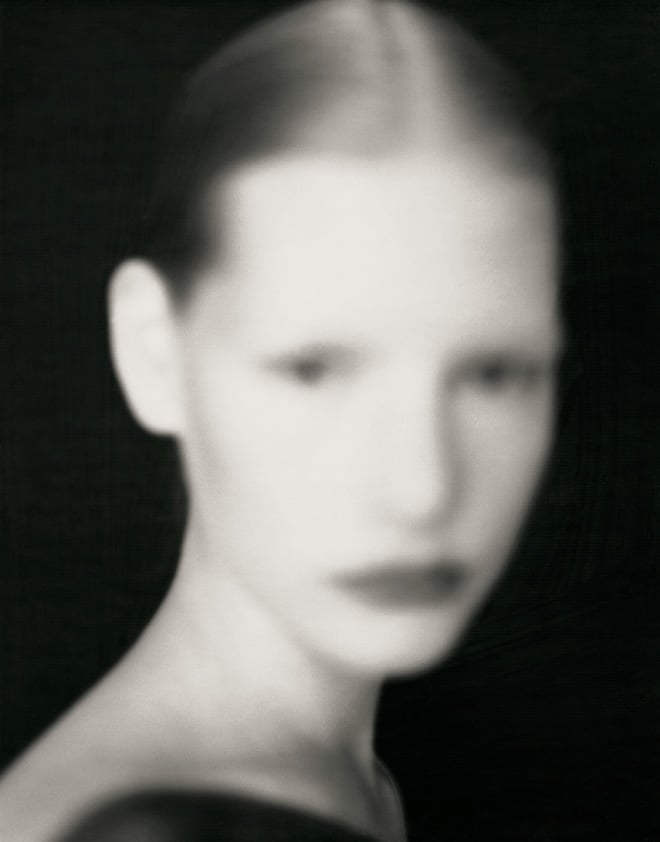 kirsten,_romeo gigli,_Londres_1988_courtesy_paolo_roversi_palais_galliera
