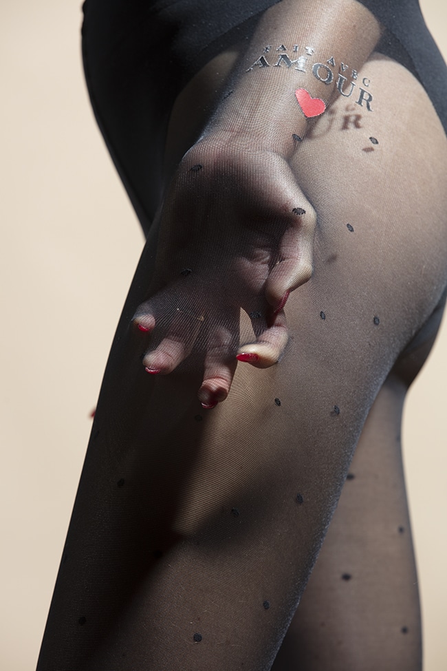 Axelleroi_collants_resistants_courtesy-axelleroi