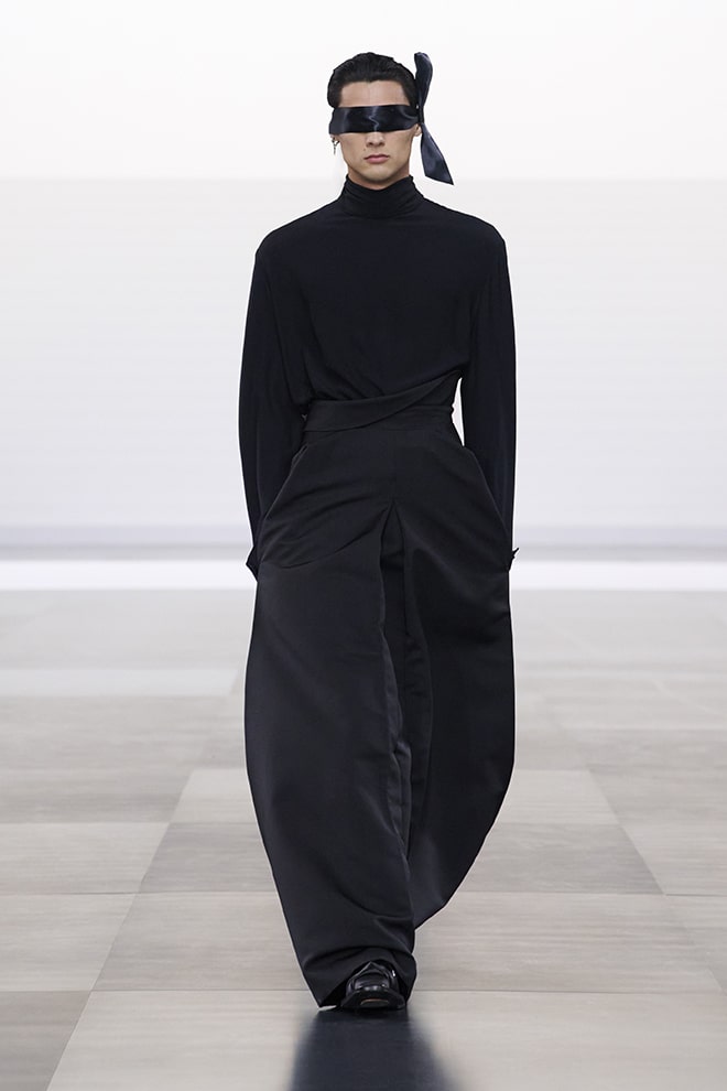 dior_men_hiver_2025-26_look_1_courtesy_dior