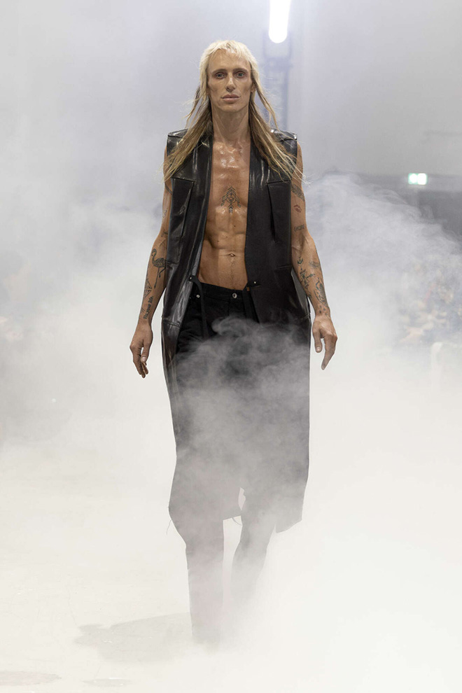 rick_owens_winter_2026-27_look_1_courtesy_rick_owens