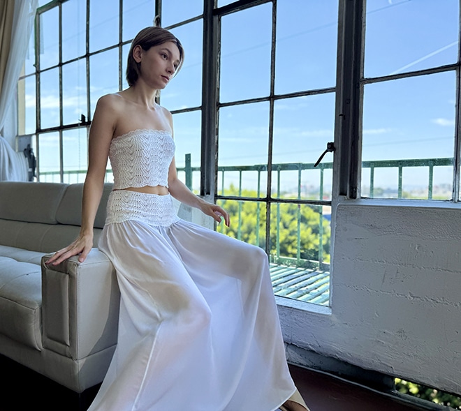 wool_project_ensemble_maille_et_soie_blanc_courtesy_wool_project