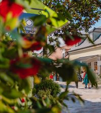 la_vallee_village_destination_shopping_courtesy_la_vallee_village