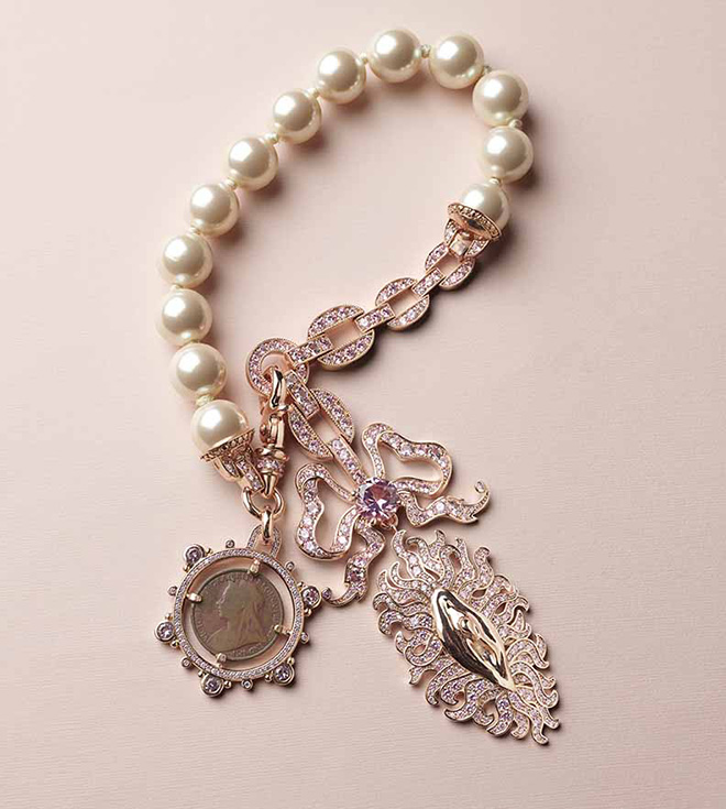live_vivienne_westwood_les_bijoux_photo_philippe_lacombe