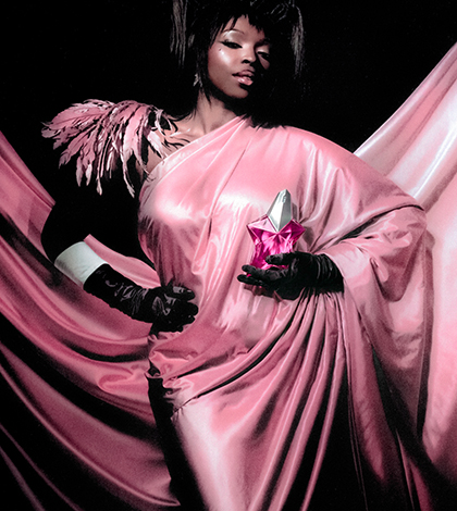 theodora_ambassadrice_france_angel_nova_mugler