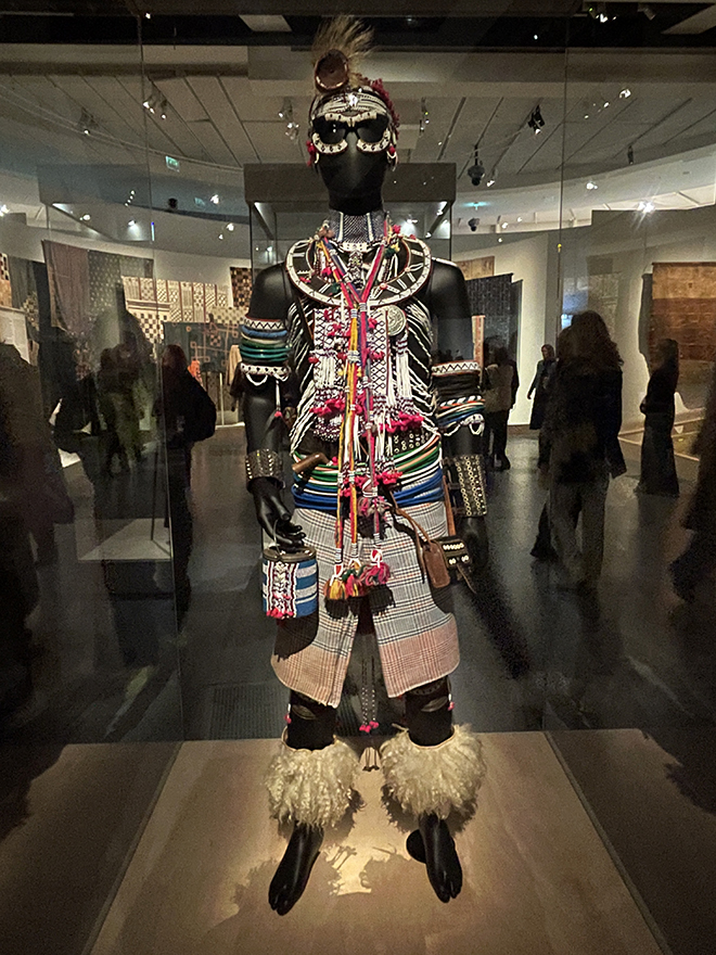 exposition_fashion_africa_costume_de_jeune_homme_avant _1966_photo_fred_blanc