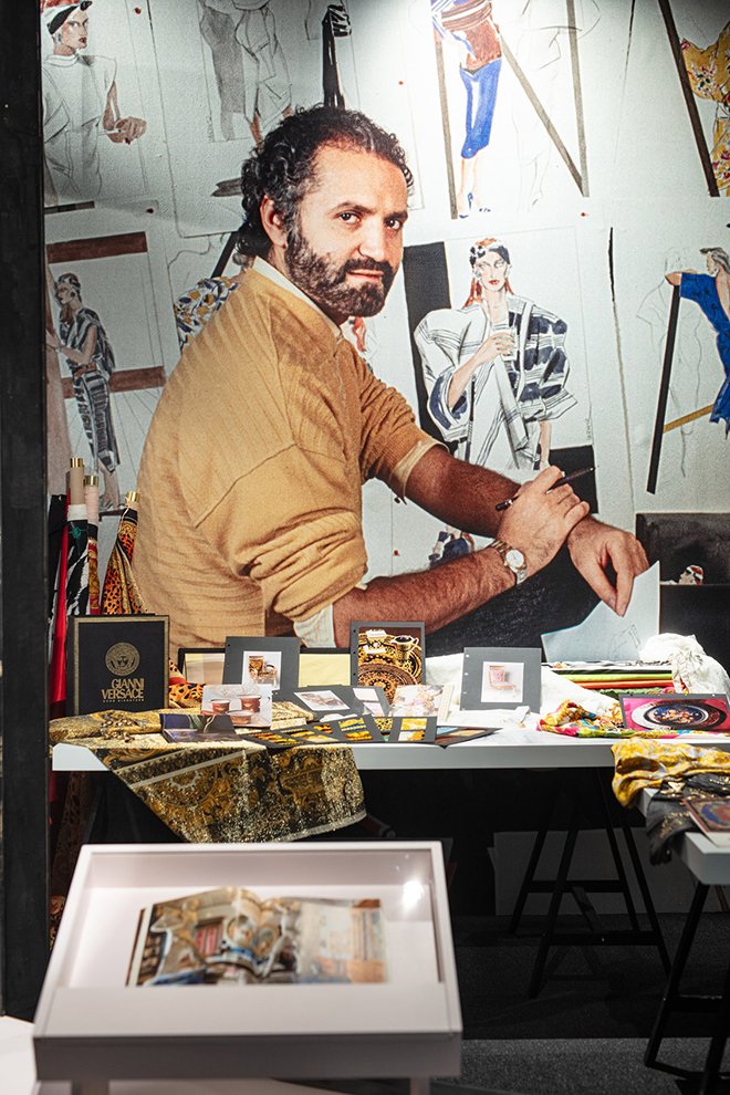portrait_gianni_versace_retrospective_courtesy_arches_london_bridge_dreamrealizer