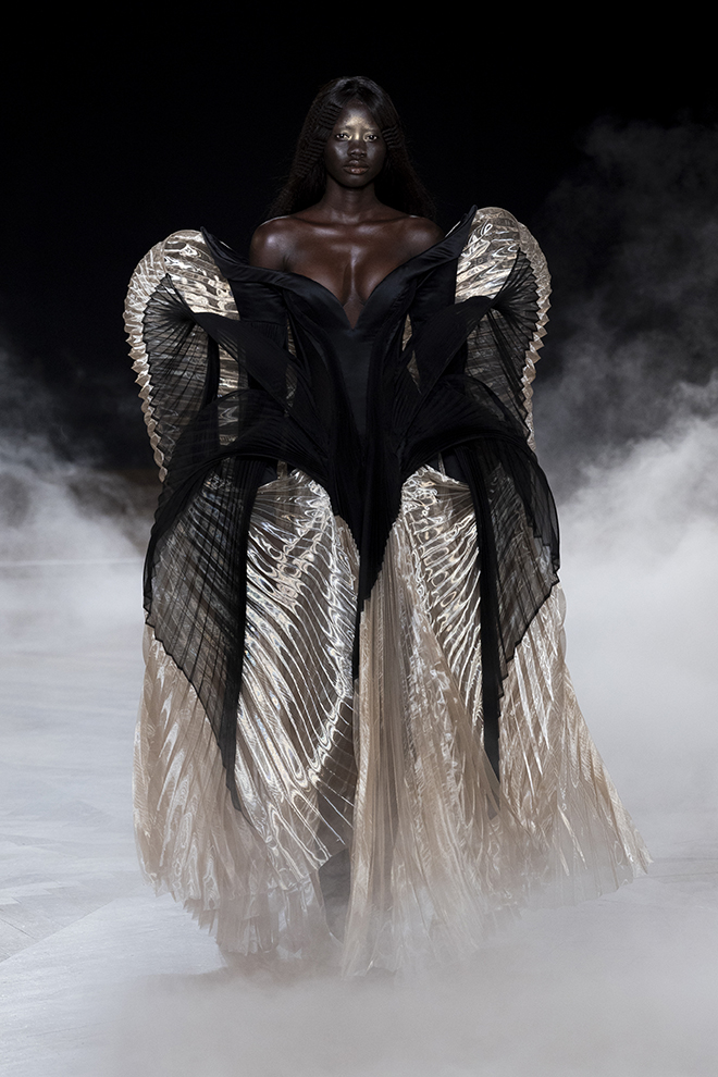 iris_van_herpen_sonic_starquakes_fw_2026-27_look15_photo_gio_staiano