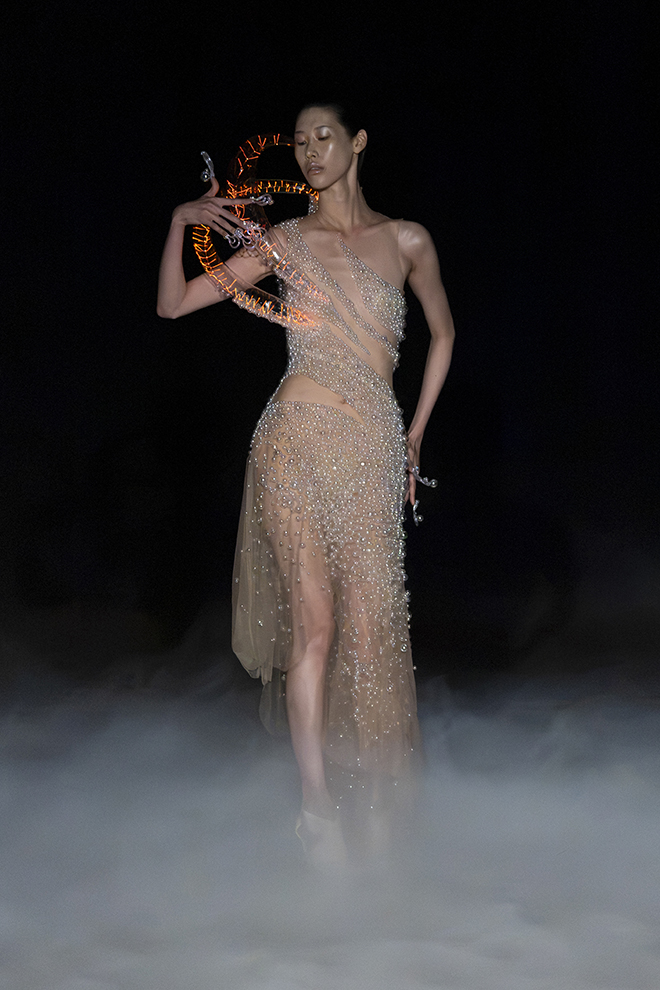 iris_van_herpen_sonic_starquakes_fw_2026-27_look17_photo_gio_staiano