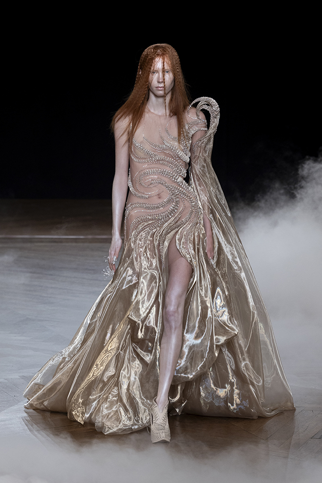iris_van_herpen_sonic_starquakes_fw_2026-27_look3_photo_gio_staiano