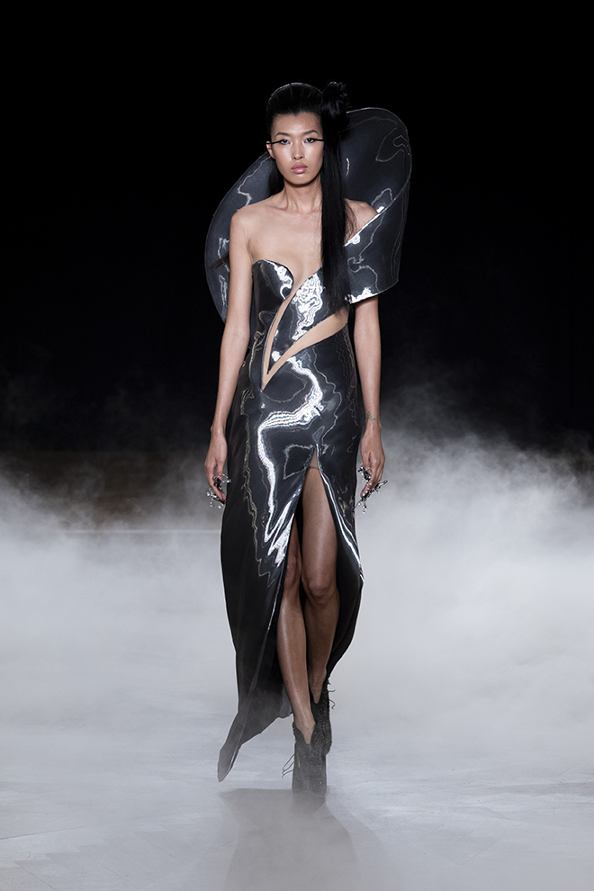 iris_van_herpen_sonic_starquakes_fw_2026-27_look8_photo_gio_staiano