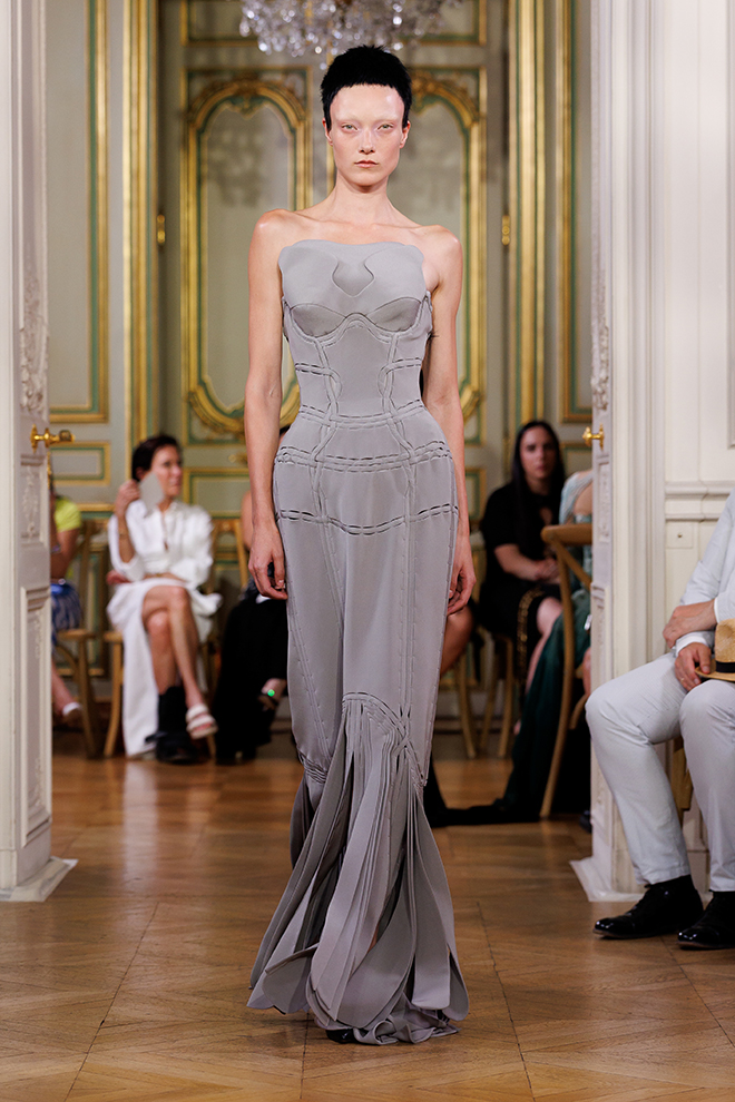 standing_ground_haute_couture_fw2026_27_look24