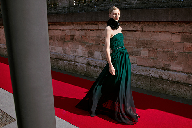 elie_saab_x_hm_collection_octobre_2026_guest_designer_campaign_2