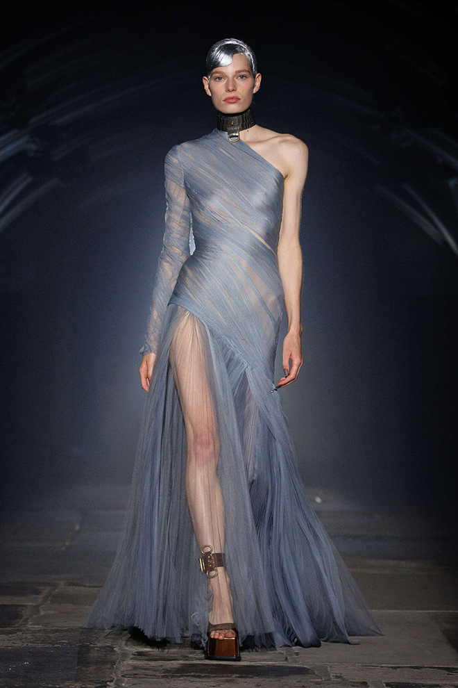 alexander_mcqueen_ss_2027_look18_courtesy_mcqueen