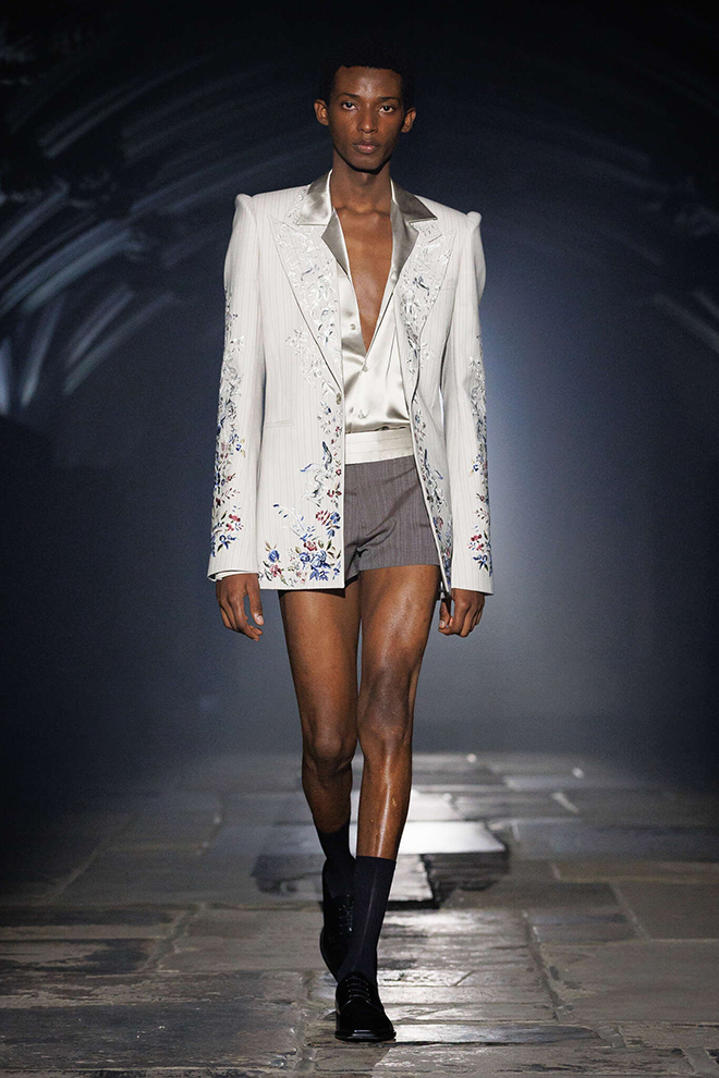 alexander_mcqueen_ss_2027_look21_courtesy_mcqueen