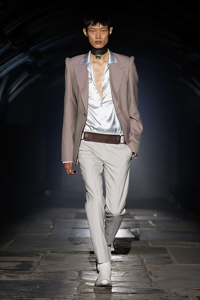 alexander_mcqueen_ss_2027_look3_courtesy_mcqueen