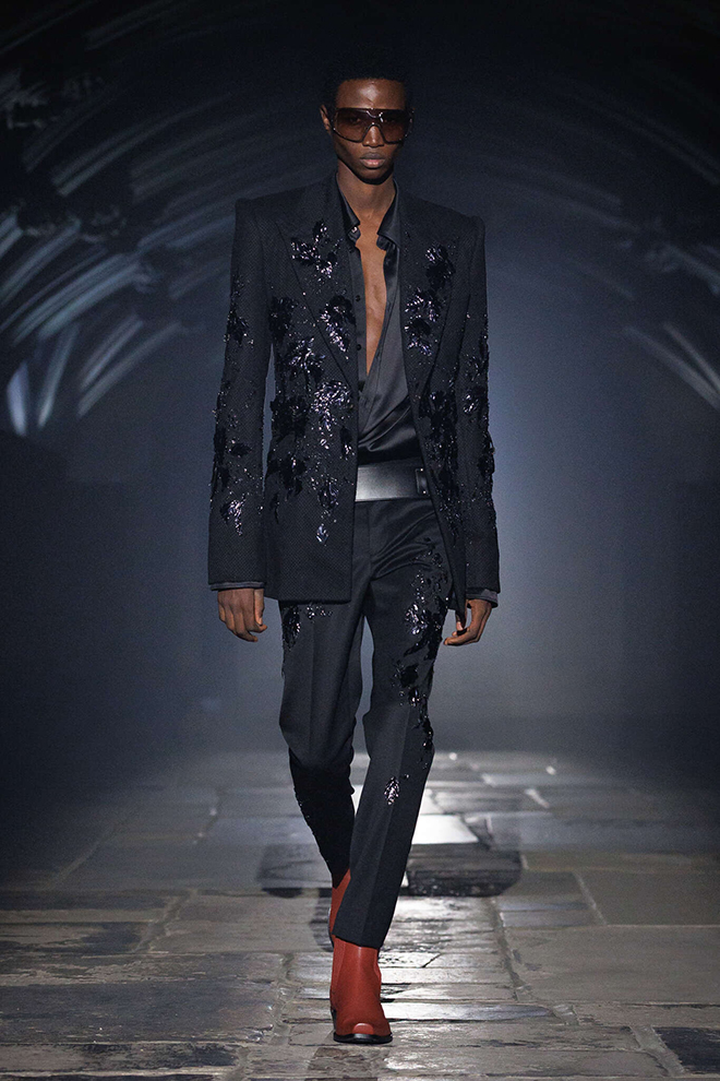 alexander_mcqueen_ss_2027_look43_courtesy_mcqueen