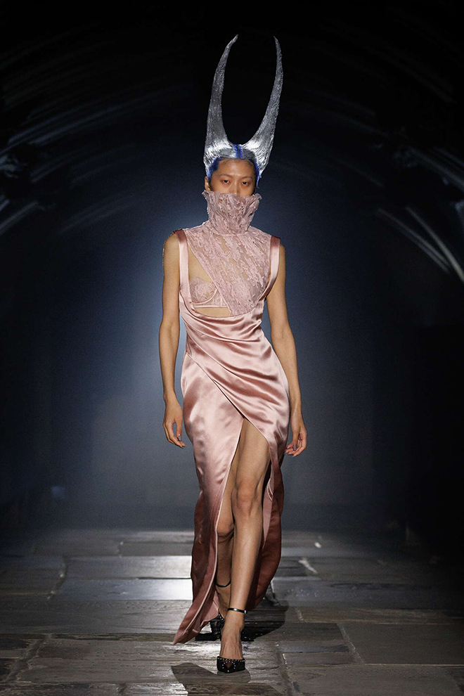 alexander_mcqueen_ss_2027_look4_courtesy_mcqueen