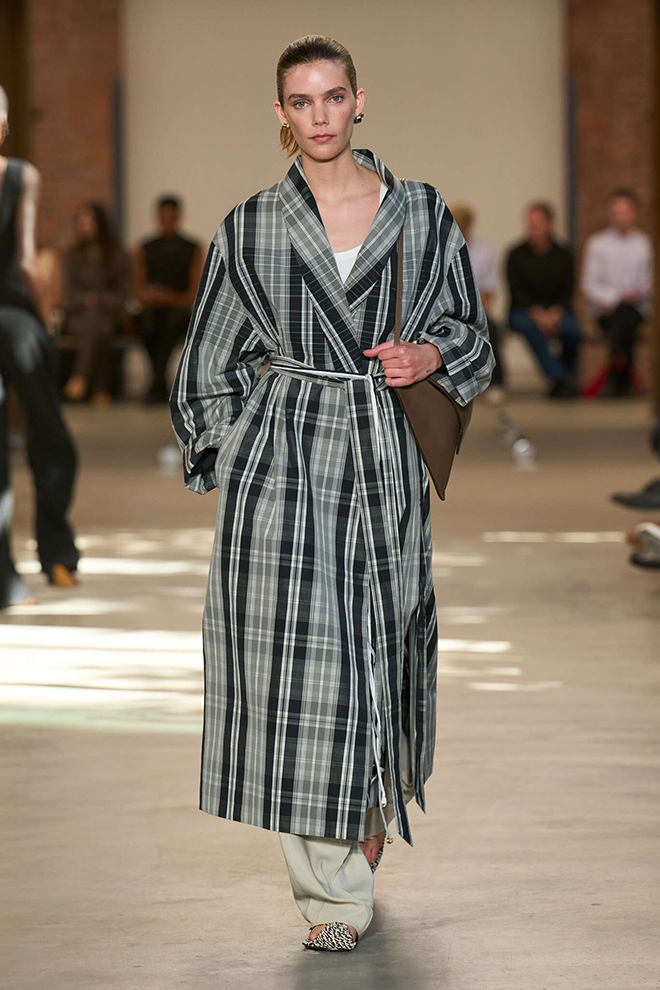 calvin_klein_ss_2027_look11_courtesy_calvin_klein