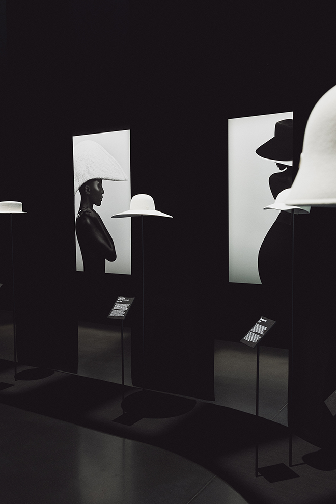 detail_de_lexposition_metamorphoses_le_19m_photo_soliou_ligali