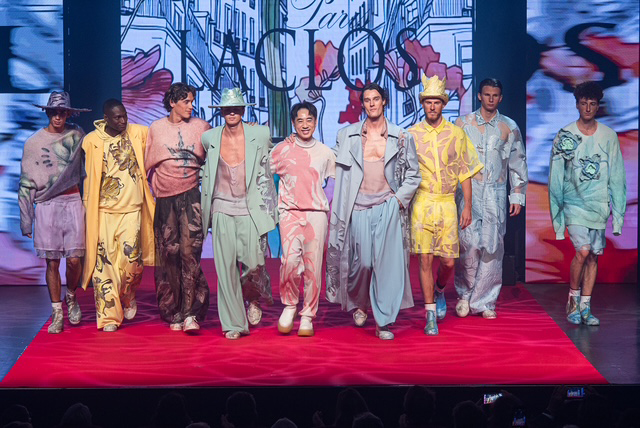 festival_interntional_des_createurs_de_mode_dinan_defile_laclos_manix_wong_photo_jeanlouiscoulombel